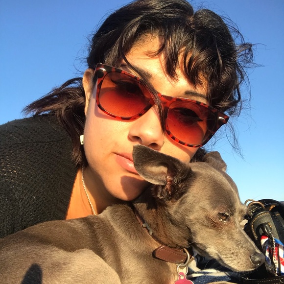 Meet your Posher, Iris - Picture 3 of 6